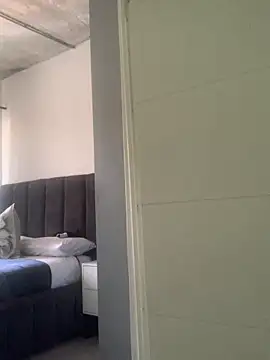 slimcateee online show from February 2026 10:57:01 AM