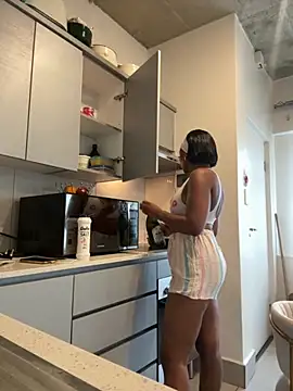 slimcateee online show from November 2025 12:21:02 PM