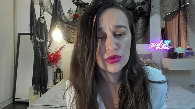 JoyCasidy online show from October 2025 12:15:02 PM