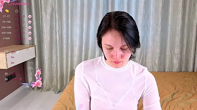 Snapshot of MaryCoopeer chatting on October 2025 05:09:02 AM MaryCoopeer online show from October 2025 05:09:02 AM