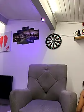 emma4xxx online show from October 2025 07:15:01 PM