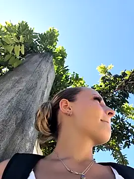 emma4xxx online show from April 2026 08:59:01 PM