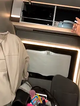 emma4xxx online show from September 2025 08:20:01 PM