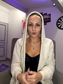 emma4xxx online show from November 2025 08:23:02 PM