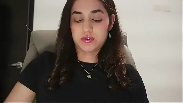 CuteeRose online show from April 2026 09:15:02 PM