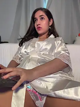 CuteeRose online show from May 2026 04:22:02 PM
