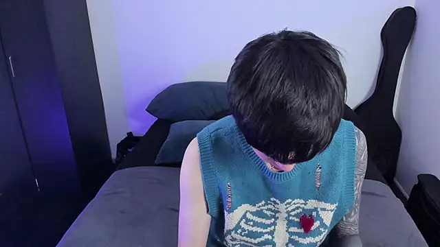 Snapshot of Aventure_Twinks chatting on November 2025 03:46:02 AM Aventure Twinks online show from November 2025 03:46:02 AM