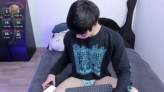 Aventure Twinks online show from March 2025 04:05:02 AM