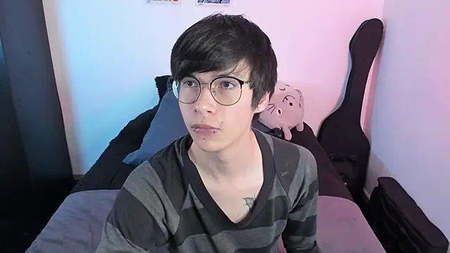 Snapshot of Aventure_Twinks chatting on November 2025 03:39:01 AM Aventure Twinks online show from November 2025 03:39:01 AM