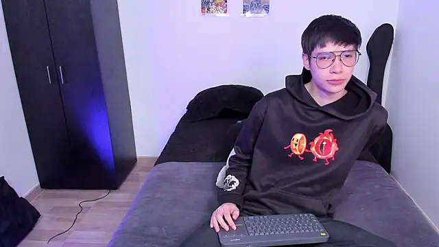 Aventure Twinks online show from February 2025 07:27:02 PM
