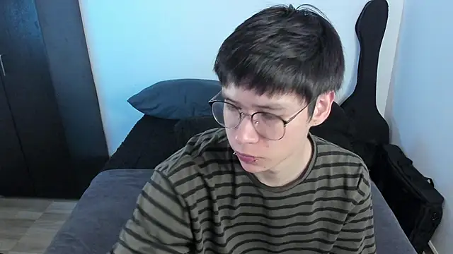 Snapshot of Aventure_Twinks chatting on January 2026 06:47:02 PM Aventure Twinks online show from January 2026 06:47:02 PM