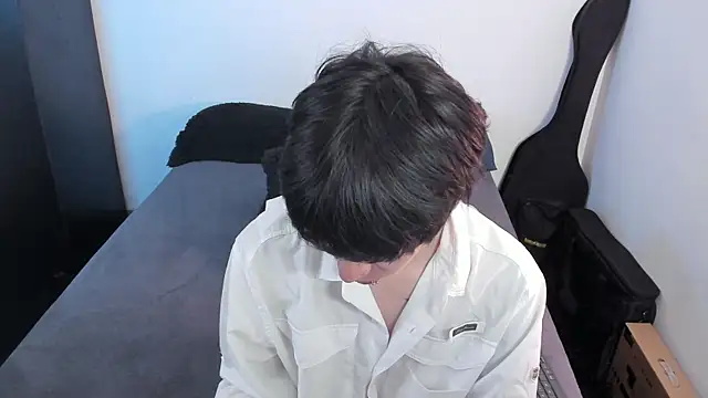 Aventure Twinks online show from April 2026 10:33:01 PM