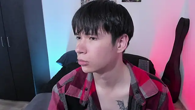 Snapshot of Aventure_Twinks chatting on July 2026 02:33:01 AM Aventure Twinks online show from July 2026 02:33:01 AM