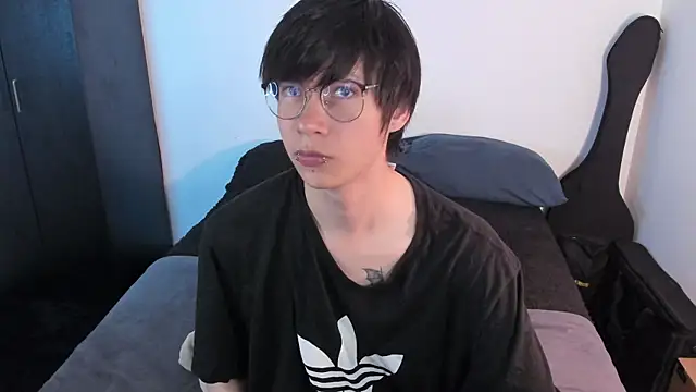 Aventure Twinks online show from April 2026 09:28:01 PM