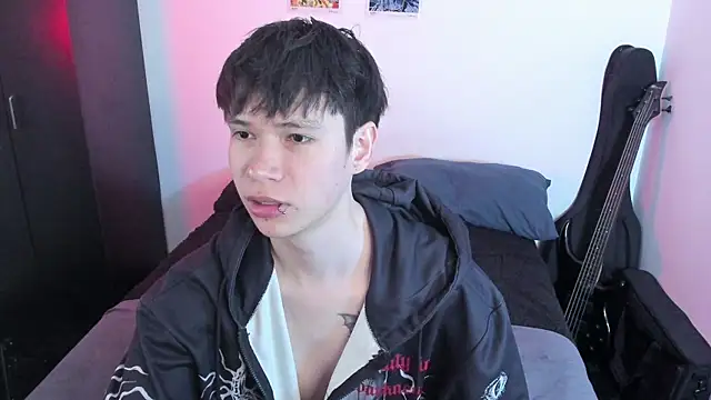 Aventure Twinks online show from June 2026 08:40:02 PM