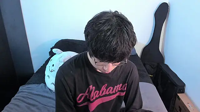 Aventure Twinks online show from April 2026 11:41:02 PM