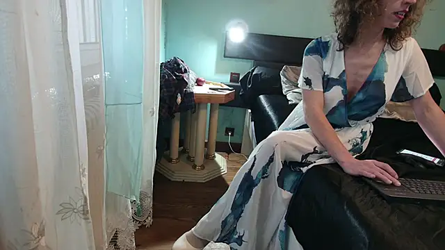 Prxscillia Tx online show from October 2025 04:17:02 PM