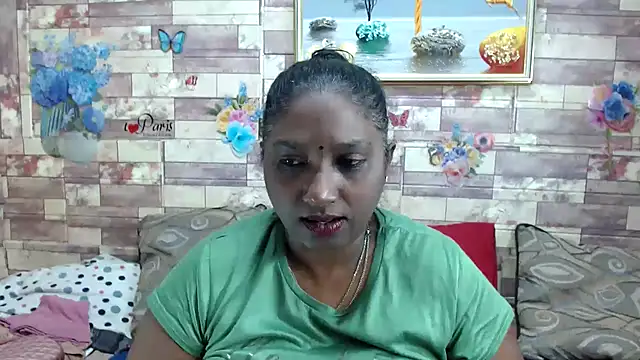 Snapshot of Indian_tracy chatting on October 2025 10:05:02 AM Indian tracy online show from October 2025 10:05:02 AM