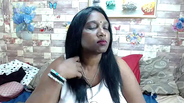 Snapshot of Indian_tracy chatting on November 2025 09:07:02 PM Indian tracy online show from November 2025 09:07:02 PM