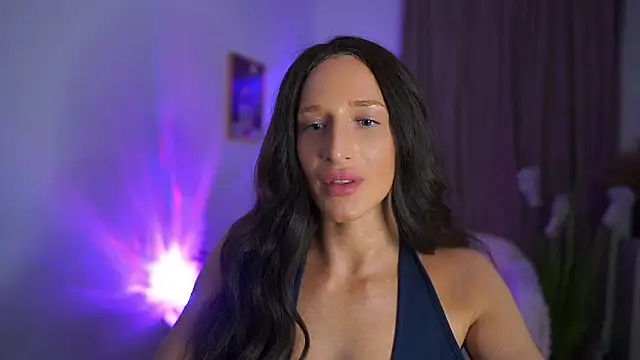 Snapshot of Nicolette__Shea_ chatting on July 2026 06:10:02 PM Nicolette Shea online show from July 2026 06:10:02 PM