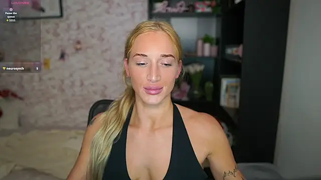 Snapshot of Nicolette__Shea_ chatting on February 2026 08:04:01 PM Nicolette Shea online show from February 2026 08:04:01 PM