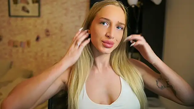 Nicolette  Shea  online show from November 2025 08:29:02 AM