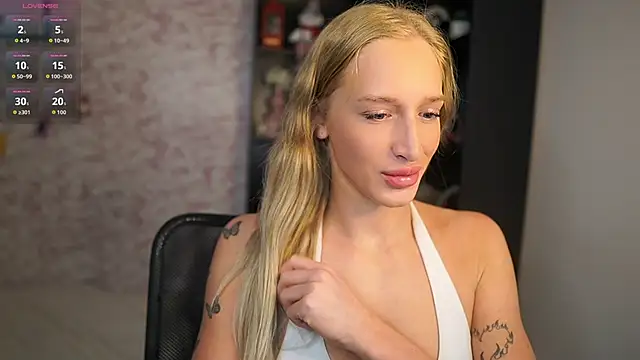 Snapshot of Nicolette__Shea_ chatting on January 2026 08:29:01 AM Nicolette Shea online show from January 2026 08:29:01 AM