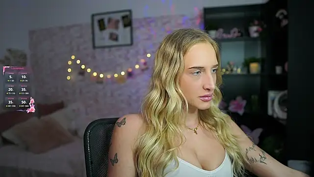 Nicolette  Shea  online show from February 2025 01:55:02 PM