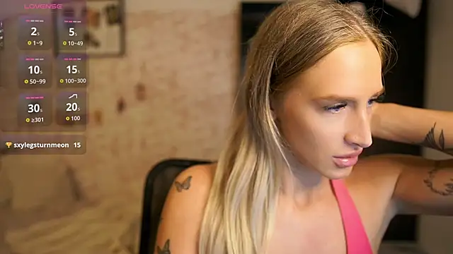 Nicolette  Shea  online show from October 2025 08:19:02 AM