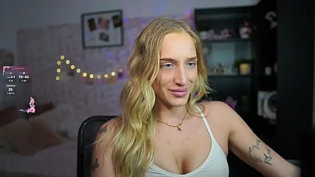 Nicolette  Shea  online show from February 2025 04:58:02 PM