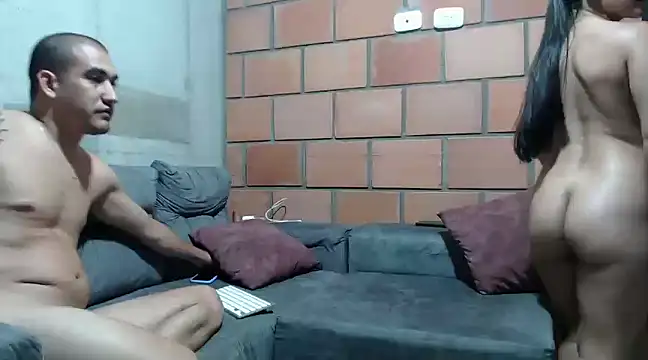 Snapshot of tom_and_lazzie chatting on February 2025 05:26:02 AM tom and lazzie online show from February 2025 05:26:02 AM