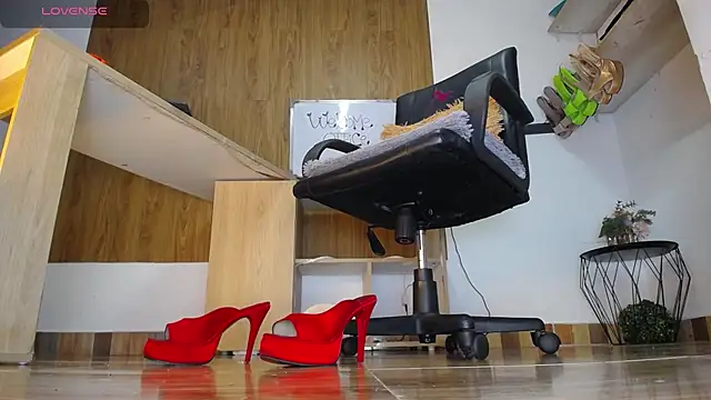 zultanalambert online show from February 2025 03:04:02 AM