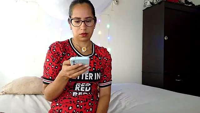 fantasty nylon online show from December 2025 02:33:01 PM