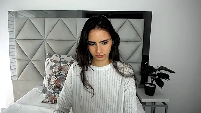 nina pons online show from February 2025 09:07:02 PM
