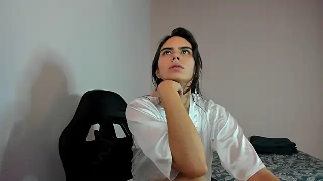 nina pons online show from March 2026 07:39:01 PM