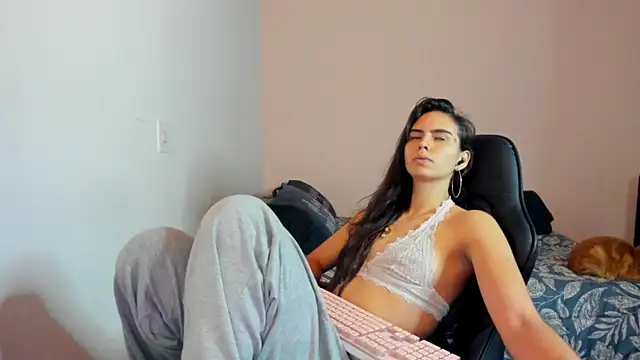 nina pons online show from March 2026 12:21:01 AM