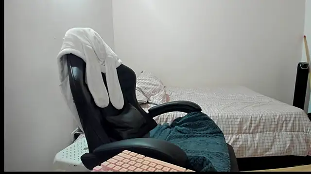 nina pons online show from March 2026 11:41:01 PM