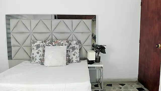 nina pons online show from October 2025 10:42:02 PM