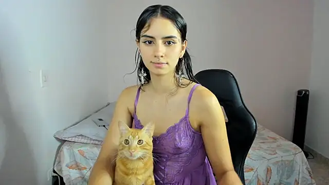 nina pons online show from April 2026 08:42:02 PM