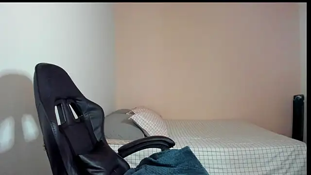 nina pons online show from March 2026 09:30:01 PM