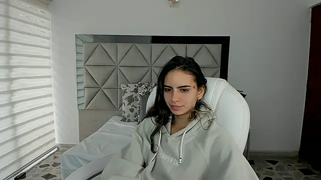 nina pons online show from March 2025 09:03:01 PM