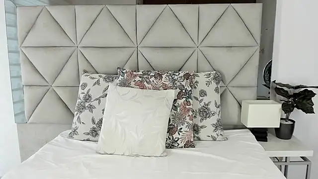 nina pons online show from November 2025 08:34:01 PM