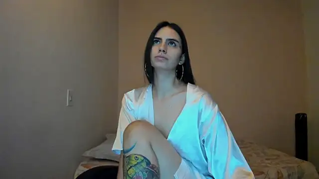 nina pons online show from April 2026 09:43:01 PM