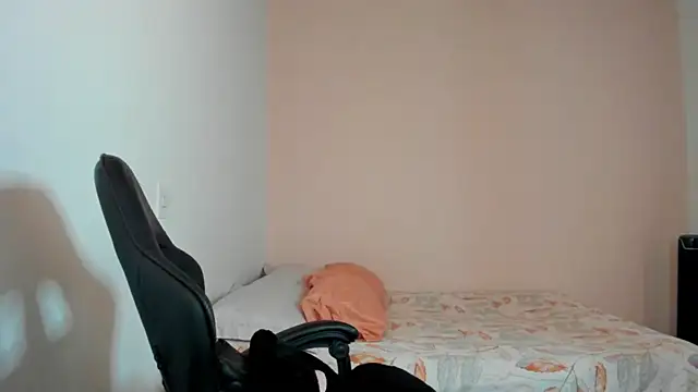 nina pons online show from April 2026 06:32:01 PM