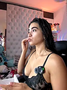 ZarahEvans online show from November 2025 07:28:01 PM