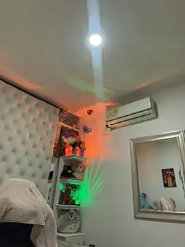 ZarahEvans online show from May 2026 08:01:01 PM