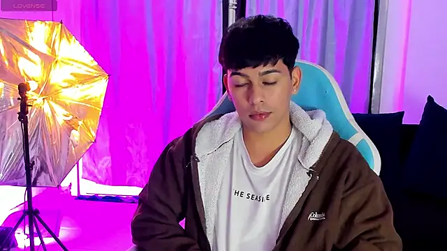 Franco Rizzo  online show from November 2025 02:15:02 AM