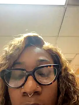 VixenCapri online show from November 2025 03:34:01 PM