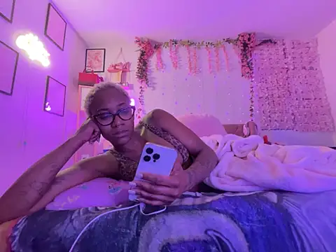 VixenCapri online show from December 2025 04:13:02 AM