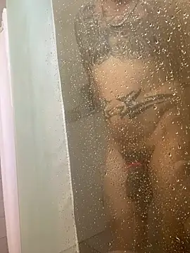 Snapshot of RoodoggXL chatting on January 2026 09:00:01 PM RoodoggXL online show from January 2026 09:00:01 PM